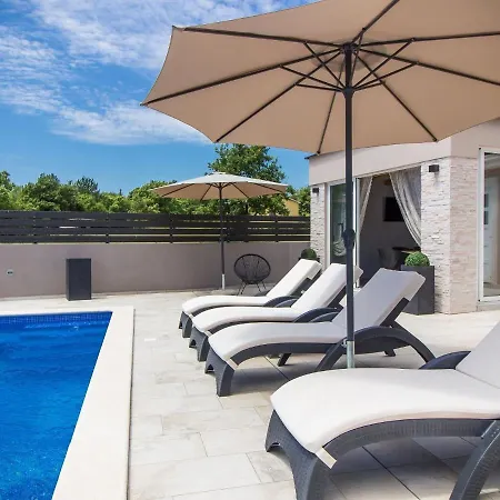 ヴィラ Modern In Becici With Swimming Pool *